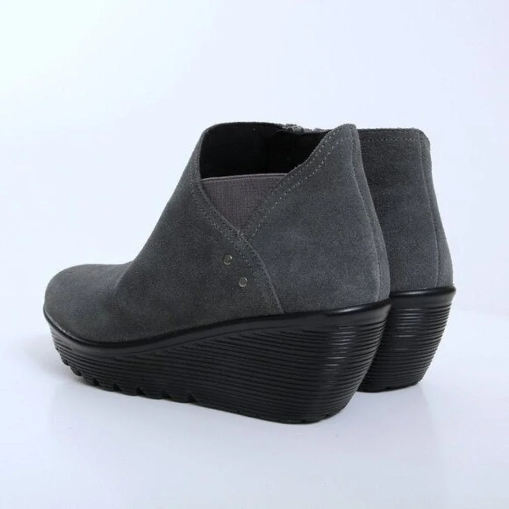 NWT Skechers Parallel Ditto‎ Suede Ankle Booties Gray Women 9.5